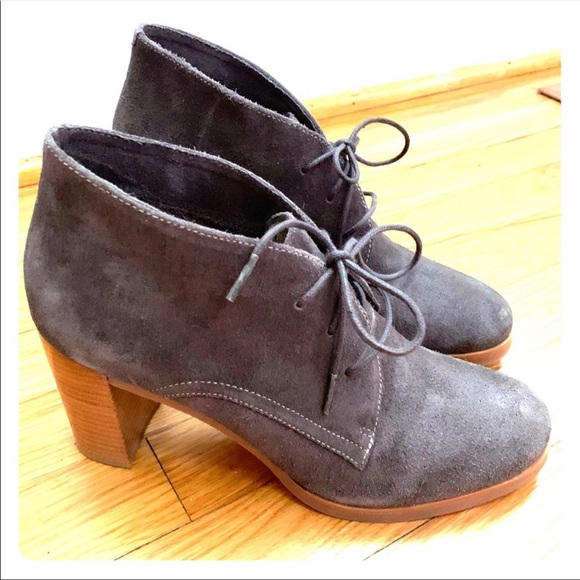 JOHNSTON & MURPHY SUEDE ANKLE BOOTS - Picture 1 of 4